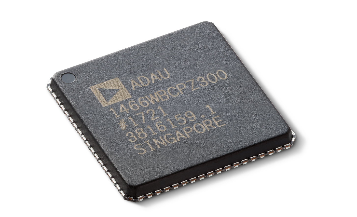 Nærbilde av lydbehandlingsbrikken i XAV-9550ES